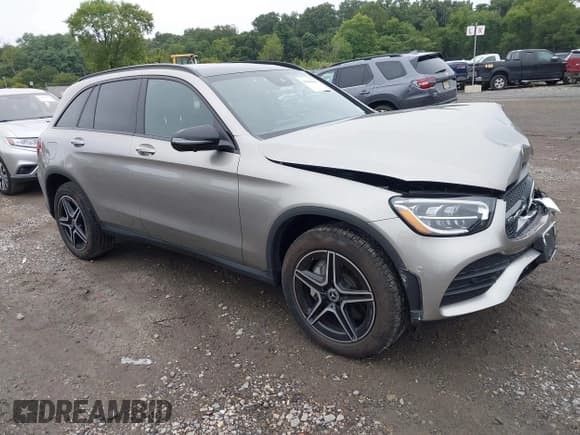 ✅ 2022 Mercedes-Benz GLC 300 • VIN: W1N0G8EB4NG103627 • Lot: 43040684. Wystawiony na IAAI z przebiegiem 7 971 mil. Bezpłatny archiwum sprzedaży aukcyjnych z USA i szczegółowy raport historii pojazdu na DreamBid. Zdjęcie 1.