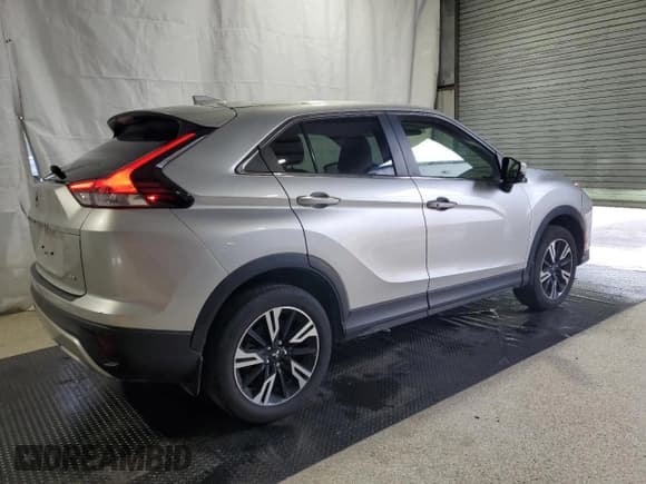 ✅ 2023 Mitsubishi Eclipse Cross SE • VIN: JA4ATWAAXPZ051866 • Lot: 68204255. Wystawiony na Copart z przebiegiem 28 043 mil. Bezpłatny archiwum sprzedaży aukcyjnych z USA i szczegółowy raport historii pojazdu na DreamBid. Zdjęcie 3.
