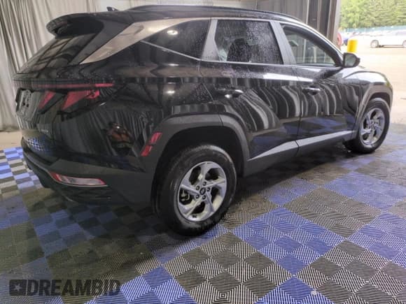 ✅ 2024 Hyundai Tucson SEL • VIN: 5NMJBCDE8RH330942 • Lot: 67969754. Wystawiony na Copart z przebiegiem 18 825 mil. Bezpłatny archiwum sprzedaży aukcyjnych z USA i szczegółowy raport historii pojazdu na DreamBid. Zdjęcie 3.