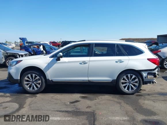 ✅ 2019 Subaru Outback Touring • VIN: 4S4BSETC3K3273307 • Lot: 42738438. Wystawiony na IAAI z przebiegiem 40 222 mil. Bezpłatny archiwum sprzedaży aukcyjnych z USA i szczegółowy raport historii pojazdu na DreamBid. Zdjęcie 15.