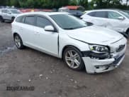 ✅ 2015 Volvo V60 T5 Drive-E Premier • VIN: YV140MEB8F1188282 • Lot: 42507317. Wystawiony na IAAI z przebiegiem 130 000 mil. Bezpłatny archiwum sprzedaży aukcyjnych z USA i szczegółowy raport historii pojazdu na DreamBid. Zdjęcie 1.