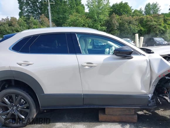 ✅ 2022 Mazda CX-30 Premium Plus • VIN: 3MVDMBEYXNM443646 • Lot: 42209815. Listed on IAAI with 42,128 mi. Free auction sales archive from the USA and detailed vehicle history report at DreamBid. Image 14.