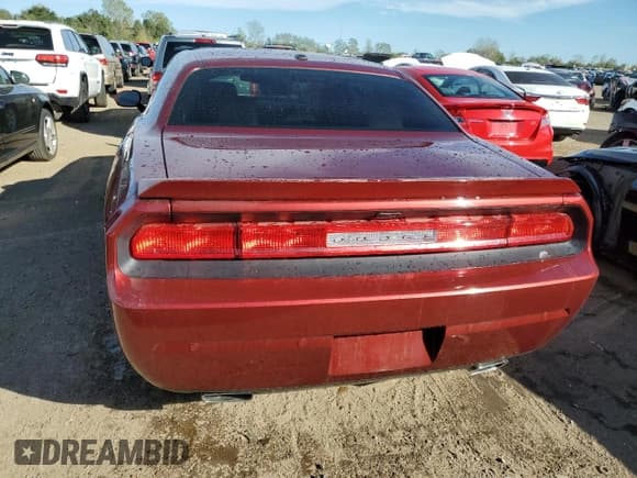 ✅ 2014 Dodge Challenger R/T 100th Anniversary Appearance • VIN: 2C3CDYBT2EH257322 • Lot: 73750694. Wystawiony na Copart z przebiegiem 38 994 mil. Bezpłatny archiwum sprzedaży aukcyjnych z USA i szczegółowy raport historii pojazdu na DreamBid. Zdjęcie 6.
