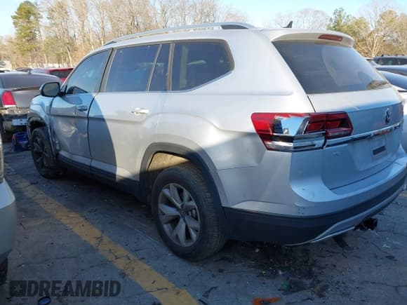 ✅ 2018 Volkswagen Atlas SE • VIN: 1V2CP2CA6JC595850 • Lot: 41344485. Listed on IAAI with 86,469 mi. Free auction sales archive from the USA and detailed vehicle history report at DreamBid. Image 3.