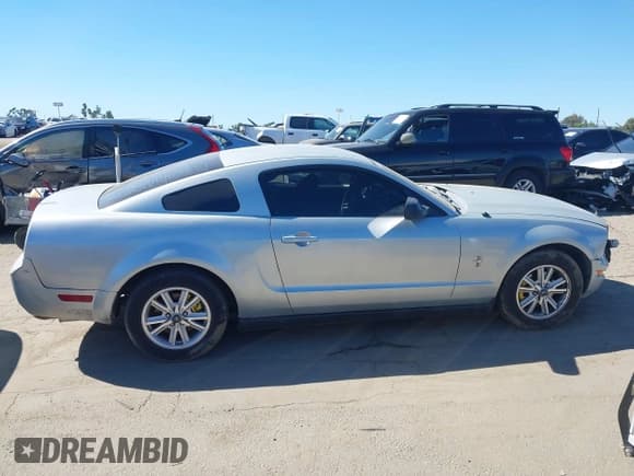 ✅ 2006 Ford Mustang Standard • VIN: 1ZVFT80N765121287 • Lot: 43442943. Listed on IAAI with 161,926 mi. Free auction sales archive from the USA and detailed vehicle history report at DreamBid. Image 14.