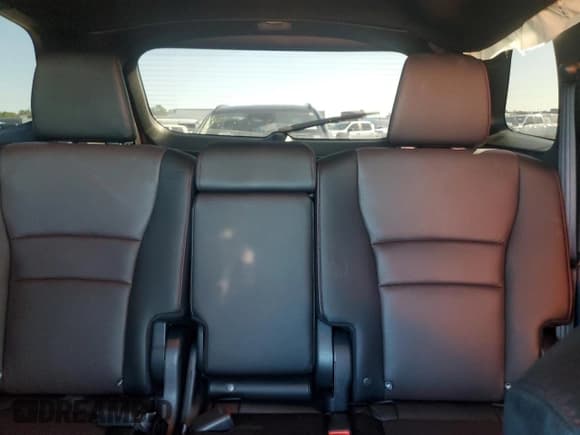 ✅ 2024 Honda Passport Black Edition • VIN: 5FNYF8H8XRB001214 • Lot: 87203914. Wystawiony na Copart z przebiegiem 23 124 mil. Bezpłatny archiwum sprzedaży aukcyjnych z USA i szczegółowy raport historii pojazdu na DreamBid. Zdjęcie 10.