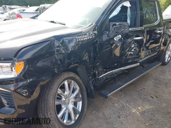 2022 Chevrolet Silverado 1500 High Country с VIN 3GCUDJED5NG534153, выставлен на аукционе IAAI как лот 43206236 с пробегом 32 075 миль миль и . История ставок и продаж доступна на DreamBid. Изображение 17.