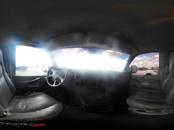 ✅ 2003 Chevrolet Express Cargo • VIN: 1GCFG15XX31110666 • Lot: 43777519. Wystawiony na IAAI z przebiegiem 122 291 mil. Bezpłatny archiwum sprzedaży aukcyjnych z USA i szczegółowy raport historii pojazdu na DreamBid. Zdjęcie 17.