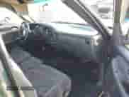 2002 Chevrolet Silverado 1500 LS с VIN 1GCEK14T12Z322400, выставлен на аукционе IAAI как лот 43212192 с пробегом 199 803 миль миль и . История ставок и продаж доступна на DreamBid. Изображение 5.