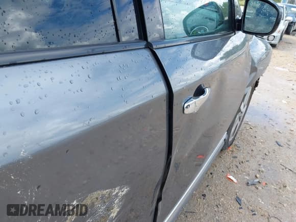 ✅ 2015 Nissan Pathfinder Platinum • VIN: 5N1AR2MM1FC704455 • Lot: 42783064. Listed on IAAI with 82,167 mi. Free auction sales archive from the USA and detailed vehicle history report at DreamBid. Image 21.