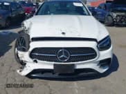 ✅ 2022 Mercedes-Benz E 350 • VIN: W1KZF8DB6NB066179 • Лот: 43292149. Опубликован ранее на IAAI с пробегом 28 028 миль. Бесплатный доступ к архиву аукционных продаж из США и подробный отчёт об истории автомобиля на DreamBid. Изображение 17.