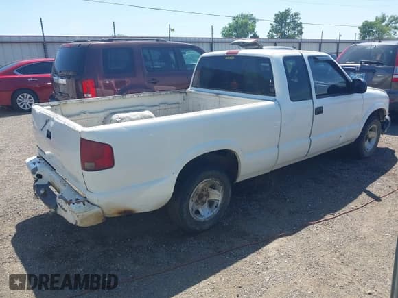 ✅ 2002 Chevrolet S-10 Fleet • VIN: 1GCCS195628174249 • Лот: 42082886. Опубликован ранее на IAAI с пробегом 362 368 миль. Бесплатный доступ к архиву аукционных продаж из США и подробный отчёт об истории автомобиля на DreamBid. Изображение 4.
