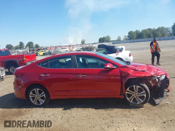 ✅ 2017 Hyundai Elantra SE • VIN: 5NPD84LF9HH009229 • Lot: 43509962. Listed on IAAI with 137,741 mi. Free auction sales archive from the USA and detailed vehicle history report at DreamBid. Image 13.