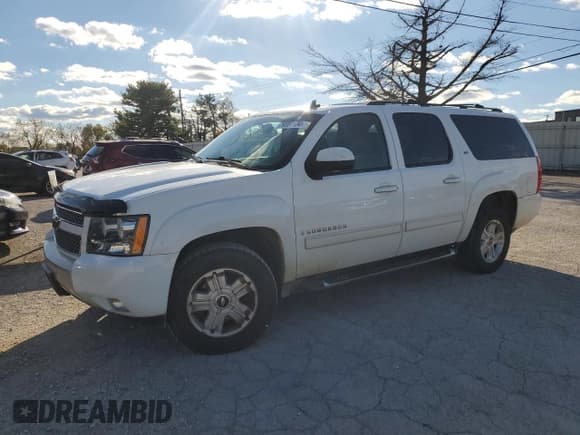 ✅ 2009 Chevrolet Suburban 1LT • VIN: 1GNFK26319R279282 • Lot: 76557134. Wystawiony na Copart z przebiegiem 205 548 mil. Bezpłatny archiwum sprzedaży aukcyjnych z USA i szczegółowy raport historii pojazdu na DreamBid. Zdjęcie 1.