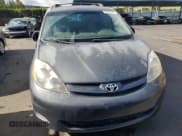 ✅ 2008 Toyota Sienna LE • VIN: 5TDZK23C18S145804 • Lot: 92695195. Wystawiony na Copart z przebiegiem 178 821 mil. Bezpłatny archiwum sprzedaży aukcyjnych z USA i szczegółowy raport historii pojazdu na DreamBid. Zdjęcie 5.