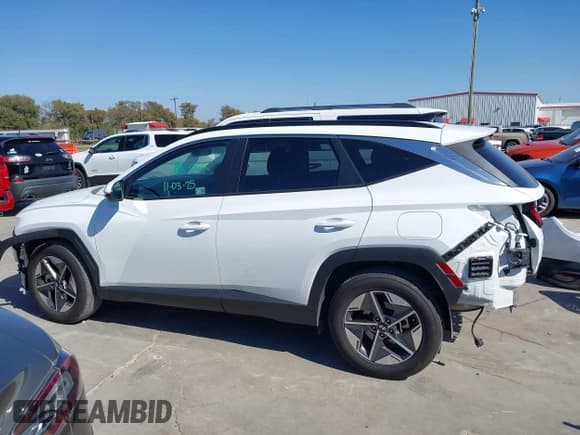 ✅ 2025 Hyundai Tucson SEL • VIN: 5NMJB3DE2SH495004 • Lot: 43651320. Listed on IAAI with 25,130 mi. Free auction sales archive from the USA and detailed vehicle history report at DreamBid. Image 15.