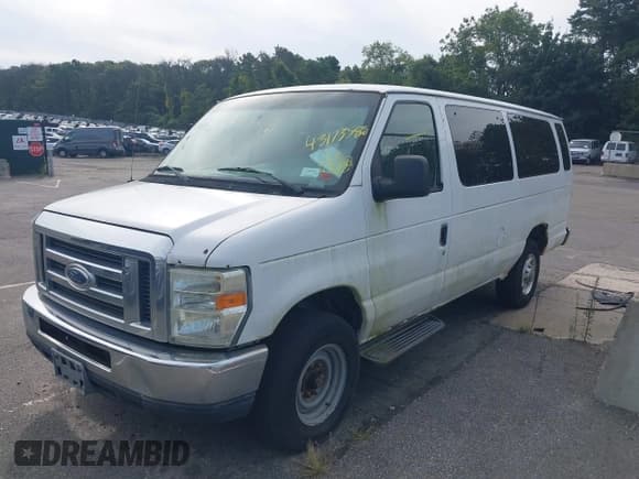 ✅ 2008 Ford Econoline Passenger XL • VIN: 1FBSS31L08DB35985 • Lot: 43173588. Wystawiony na IAAI z przebiegiem 288 048 mil. Bezpłatny archiwum sprzedaży aukcyjnych z USA i szczegółowy raport historii pojazdu na DreamBid. Zdjęcie 2.