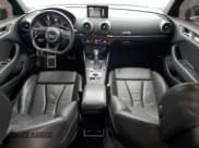 ✅ 2018 Audi A3 e-tron Sportback Premium Plus • VIN: WAUTPBFF5JA090027 • Lot: 65565245. Wystawiony na Copart z przebiegiem 98 976 mil. Bezpłatny archiwum sprzedaży aukcyjnych z USA i szczegółowy raport historii pojazdu na DreamBid. Zdjęcie 8.