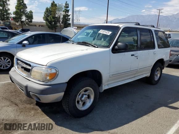 ✅ 1999 Ford Explorer XLT • VIN: 1FMZU32E9XZB36375 • Lot: 81591425. Wystawiony na Copart z przebiegiem 262 773 mil. Bezpłatny archiwum sprzedaży aukcyjnych z USA i szczegółowy raport historii pojazdu na DreamBid. Zdjęcie 1.