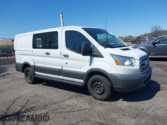 ✅ 2018 Ford Transit • VIN: 1FTYR1ZM2JKB16830 • Lot: 42070606. Wystawiony na IAAI z przebiegiem 85 495 mil. Bezpłatny archiwum sprzedaży aukcyjnych z USA i szczegółowy raport historii pojazdu na DreamBid. Zdjęcie 13.