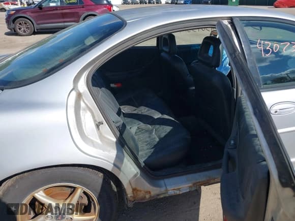 ✅ 2001 Pontiac Grand Prix GT • VIN: 1G2WP52K91F176078 • Lot: 43073379. Listed on IAAI with Not provided. Free auction sales archive from the USA and detailed vehicle history report at DreamBid. Image 8.