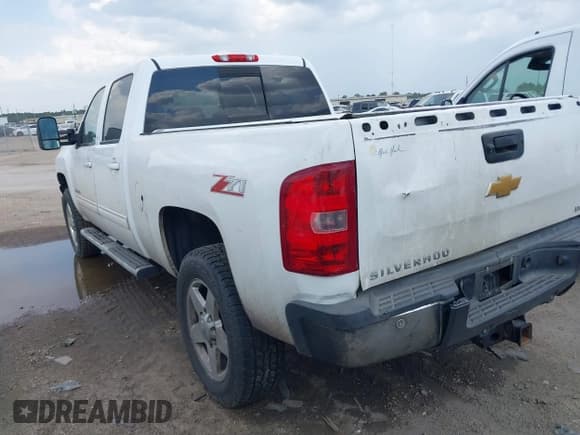 ✅ 2014 Chevrolet Silverado 2500HD LTZ • VIN: 1GC1KYEG5EF189204 • Лот: 42967689. Опубликован ранее на IAAI с пробегом 233 397 миль. Бесплатный доступ к архиву аукционных продаж из США и подробный отчёт об истории автомобиля на DreamBid. Изображение 3.