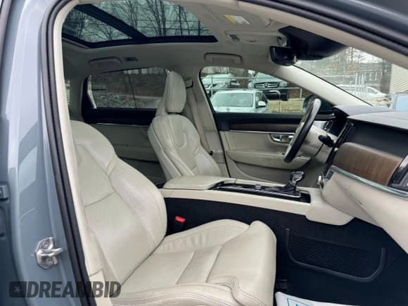 ✅ 2021 Volvo S90 Inscription • VIN: LVYA22ML6MP196577 • Lot: 45807534. Wystawiony na Copart z przebiegiem 52 763 mil. Bezpłatny archiwum sprzedaży aukcyjnych z USA i szczegółowy raport historii pojazdu na DreamBid. Zdjęcie 9.