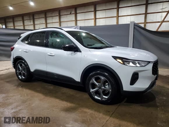 ✅ 2025 Ford Escape ST-Line • VIN: 1FMCU0MNXSUB30740 • Lot: 90871125. Wystawiony na Copart z przebiegiem 9 465 mil. Bezpłatny archiwum sprzedaży aukcyjnych z USA i szczegółowy raport historii pojazdu na DreamBid. Zdjęcie 4.