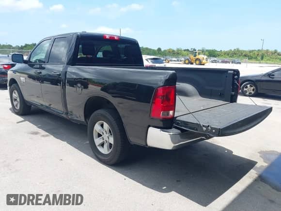 2024 Ram 1500 SLT z VIN 1C6RR6GG4RS123036, wystawiony jako IAAI lot #42356146 z przebiegiem 38 557 mil mil oraz . Historia ofert i sprzedaży dostępna na DreamBid. Obrazek 3.