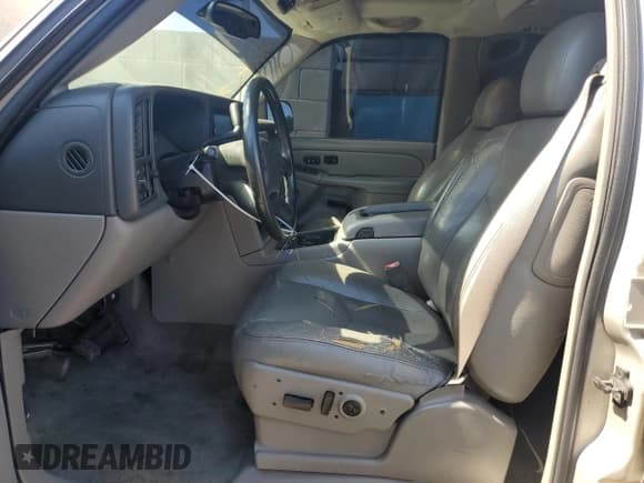 ✅ 2004 Chevrolet Tahoe LS • VIN: 1GNEC13T74R151824 • Lot: 70682005. Listed on Copart with 204,620 mi. Free auction sales archive from the USA and detailed vehicle history report at DreamBid. Image 7.