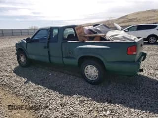 ✅ 1997 Chevrolet S-10 LS • VIN: 1GCDT19X5V8103938 • Лот: 52643405. Опубликован ранее на Copart с пробегом 204 691 миль. Бесплатный доступ к архиву аукционных продаж из США и подробный отчёт об истории автомобиля на DreamBid. Изображение 2.