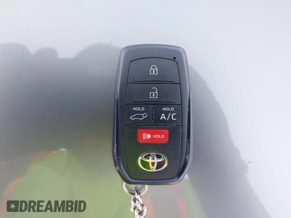 ✅ 2023 Toyota bZ4X XLE • VIN: JTMABACA5PA028969 • Лот: 42807613. Опубликован ранее на IAAI с пробегом 6 975 миль. Бесплатный доступ к архиву аукционных продаж из США и подробный отчёт об истории автомобиля на DreamBid. Изображение 11.