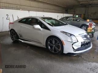 ✅ 2016 Cadillac ELR • VIN: 1G6RM1E46GU125376 • Lot: 62681993. Wystawiony na Copart z przebiegiem 37 581 mil. Bezpłatny archiwum sprzedaży aukcyjnych z USA i szczegółowy raport historii pojazdu na DreamBid. Zdjęcie 4.