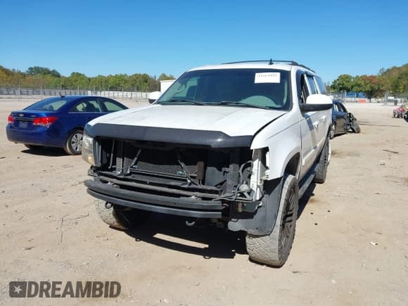 ✅ 2007 Chevrolet Suburban LT • VIN: 1GNFK16327J207447 • Lot: 43413942. Listed on IAAI with 244,947 mi. Free auction sales archive from the USA and detailed vehicle history report at DreamBid. Image 6.