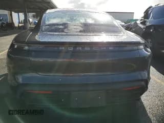 ✅ 2020 Porsche Taycan Turbo • VIN: WP0AC2Y12LSA72981 • Lot: 82307183. Wystawiony na Copart z przebiegiem 23 474 mil. Bezpłatny archiwum sprzedaży aukcyjnych z USA i szczegółowy raport historii pojazdu na DreamBid. Zdjęcie 6.