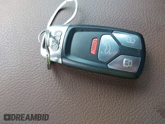 ✅ 2018 Audi A4 Prestige • VIN: WAUFNAF45JA019132 • Lot: 42239810. Wystawiony na IAAI z przebiegiem 63 002 mil. Bezpłatny archiwum sprzedaży aukcyjnych z USA i szczegółowy raport historii pojazdu na DreamBid. Zdjęcie 11.