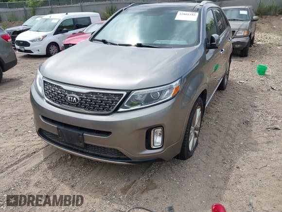 ✅ 2014 Kia Sorento SX Limited • VIN: 5XYKWDA70EG519075 • Lot: 42801316. Wystawiony na IAAI z przebiegiem 150 428 mil. Bezpłatny archiwum sprzedaży aukcyjnych z USA i szczegółowy raport historii pojazdu na DreamBid. Zdjęcie 6.