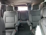 ✅ 2023 Chevrolet Suburban Premier • VIN: 1GNSKFKL5PR395013 • Lot: 47081655. Wystawiony na Copart z przebiegiem 32 971 mil. Bezpłatny archiwum sprzedaży aukcyjnych z USA i szczegółowy raport historii pojazdu na DreamBid. Zdjęcie 10.