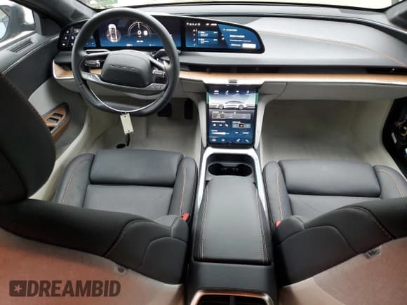 ✅ 2024 Lucid Air Touring • VIN: 50EA1TEA0RA003343 • Lot: 86323884. Wystawiony na Copart z przebiegiem 3 630 mil. Bezpłatny archiwum sprzedaży aukcyjnych z USA i szczegółowy raport historii pojazdu na DreamBid. Zdjęcie 8.