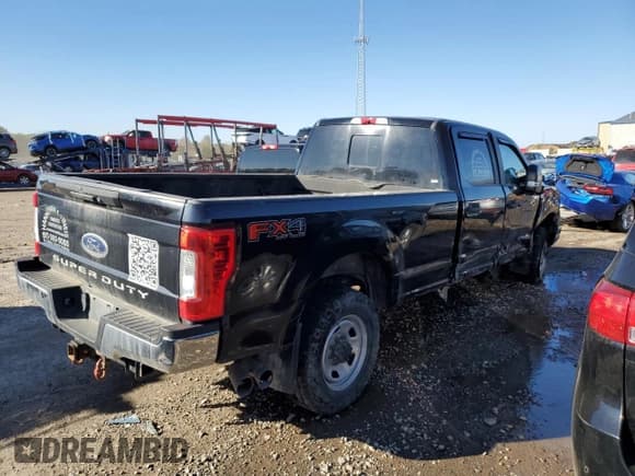✅ 2017 Ford F-350 Platinum • VIN: 1FT8W3BT4HEC61530 • Lot: 90013895. Listed on Copart with 215,416 mi. Free auction sales archive from the USA and detailed vehicle history report at DreamBid. Image 3.