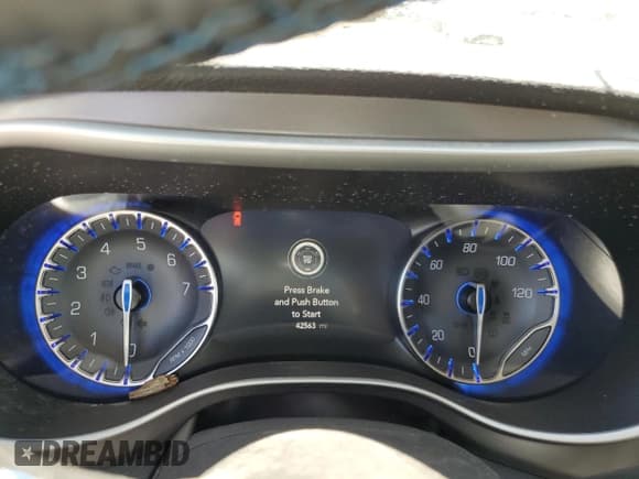 ✅ 2021 Chrysler Pacifica Touring L • VIN: 2C4RC3BG3MR563890 • Lot: 57124325. Wystawiony na Copart z przebiegiem 42 563 mil. Bezpłatny archiwum sprzedaży aukcyjnych z USA i szczegółowy raport historii pojazdu na DreamBid. Zdjęcie 9.