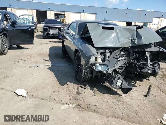 ✅ 2018 Dodge Challenger SXT Plus • VIN: 2C3CDZAG9JH138705 • Lot: 81817435. Listed on Copart with 147,154 mi. Free auction sales archive from the USA and detailed vehicle history report at DreamBid. Image 13.