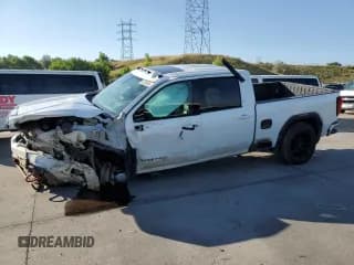 ✅ 2021 GMC Sierra 2500HD AT4 • VIN: 1GT49PEY5MF133614 • Lot: 70729785. Wystawiony na Copart z przebiegiem Nie podano. Bezpłatny archiwum sprzedaży aukcyjnych z USA i szczegółowy raport historii pojazdu na DreamBid. Zdjęcie 1.