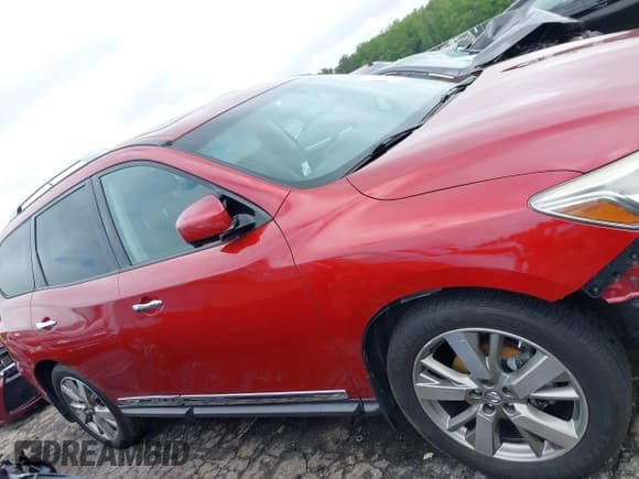 ✅ 2015 Nissan Pathfinder S • VIN: 5N1AR2MN6FC714004 • Lot: 42196196. Listed on IAAI with 132,662 mi. Free auction sales archive from the USA and detailed vehicle history report at DreamBid. Image 13.