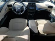 ✅ 2019 Toyota Prius XLE • VIN: JTDKARFU1K3083640 • Lot: 93185505. Wystawiony na Copart z przebiegiem 89 704 mil. Bezpłatny archiwum sprzedaży aukcyjnych z USA i szczegółowy raport historii pojazdu na DreamBid. Zdjęcie 8.