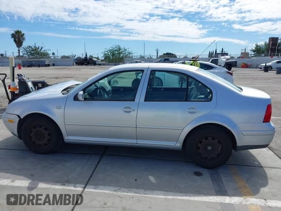 ✅ 2003 Volkswagen Jetta GL • VIN: 3VWRK69M33M033728 • Лот: 43352077. Опубликован ранее на IAAI с пробегом 192 745 миль. Бесплатный доступ к архиву аукционных продаж из США и подробный отчёт об истории автомобиля на DreamBid. Изображение 14.