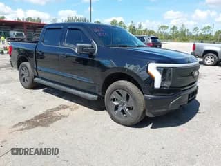 ✅ 2024 Ford F-150 Lightning Flash • VIN: 1FT6W3L71RWG32177 • Lot: 42513970. Listed on IAAI with 8,203 mi. Free auction sales archive from the USA and detailed vehicle history report at DreamBid. Image 1.