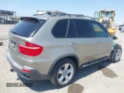 ✅ 2008 BMW X5 3.0si • VIN: 5UXFE43528L025114 • Lot: 42597677. Wystawiony na IAAI z przebiegiem 111 498 mil. Bezpłatny archiwum sprzedaży aukcyjnych z USA i szczegółowy raport historii pojazdu na DreamBid. Zdjęcie 4.