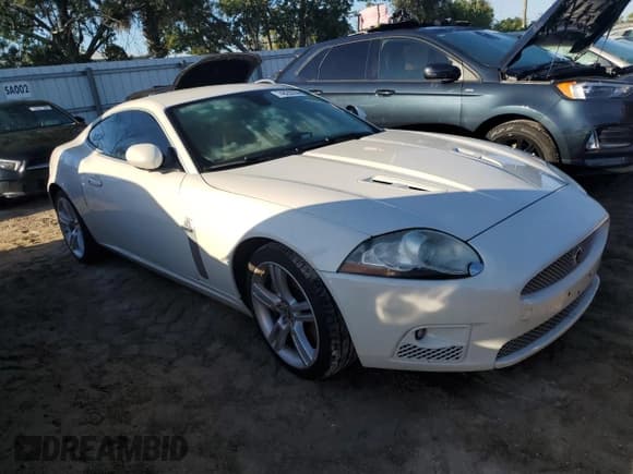 ✅ 2008 Jaguar XK XKR • VIN: SAJWA43C189B23550 • Лот: 74825514. Опубликован ранее на Copart с пробегом Не указан. Бесплатный доступ к архиву аукционных продаж из США и подробный отчёт об истории автомобиля на DreamBid. Изображение 4.