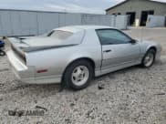 ✅ 1986 Pontiac Firebird Trans Am • VIN: 1G2FW87F8GL239553 • Лот: 78263424. Опубликован ранее на Copart с пробегом 65 161 миль. Бесплатный доступ к архиву аукционных продаж из США и подробный отчёт об истории автомобиля на DreamBid. Изображение 3.